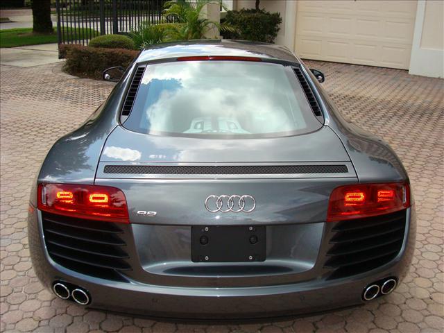 Audi R8 2009 photo 8