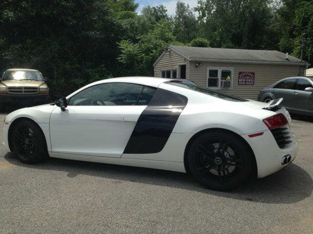 Audi R8 2010 photo 4