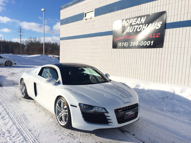 Audi R8 2010 photo 3