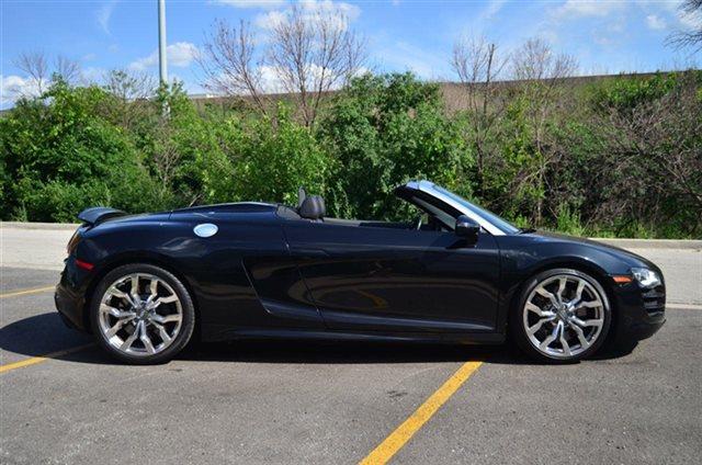 Audi R8 2011 photo 3