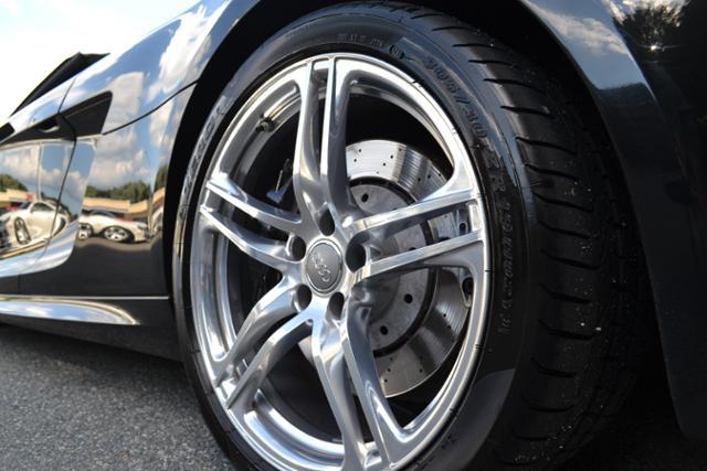 Audi R8 2011 photo 4