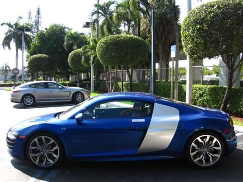 Audi R8 2011 photo 4