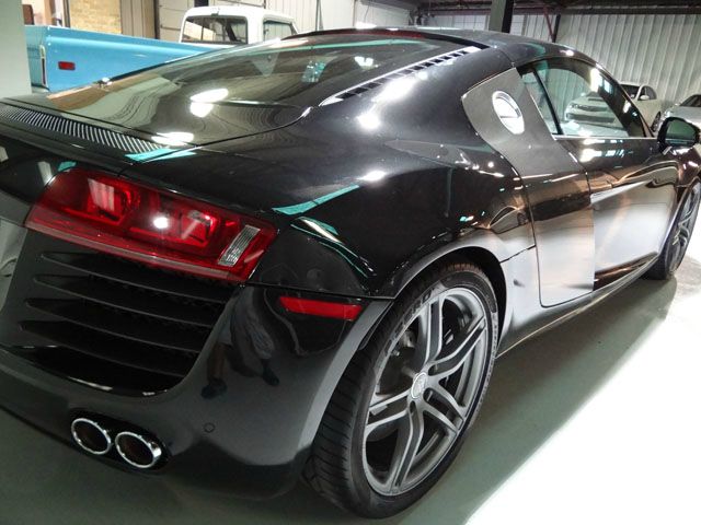 Audi R8 2012 photo 1