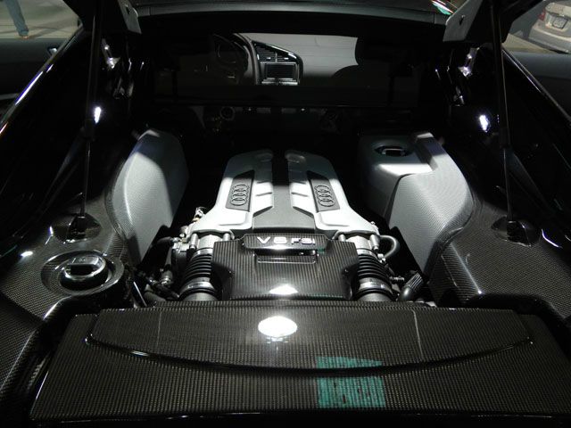 Audi R8 2012 photo 16