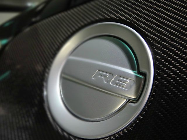 Audi R8 2012 photo 17