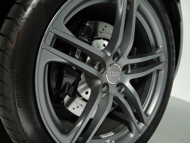 Audi R8 2012 photo 21