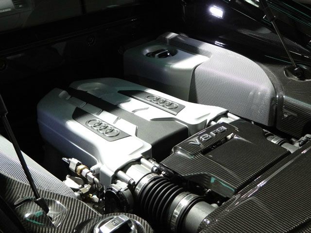 Audi R8 2012 photo 31