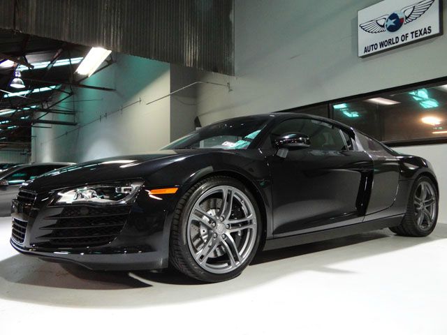 Audi R8 2012 photo 5