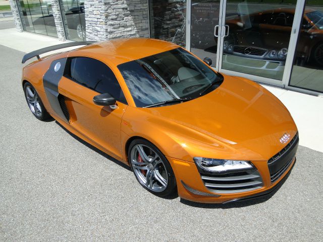 Audi R8 2012 photo 2