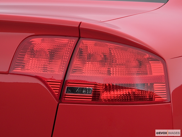 Audi RS4 2007 photo 4