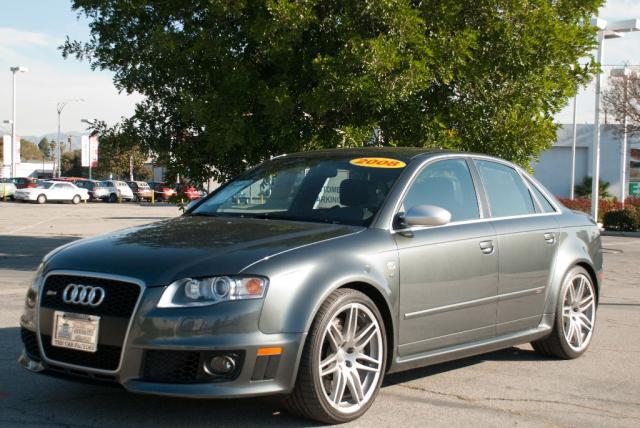Audi RS4 2008 photo 2