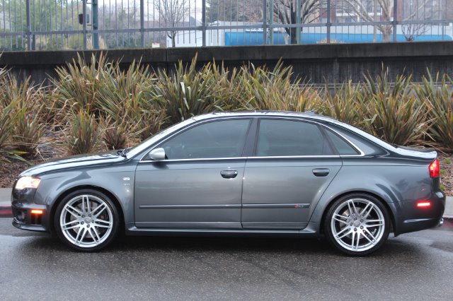 Audi RS4 2008 photo 2