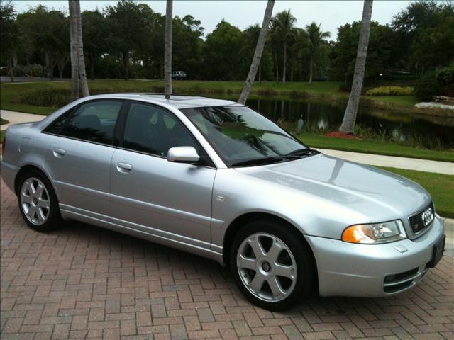 Audi S4 2000 photo 1