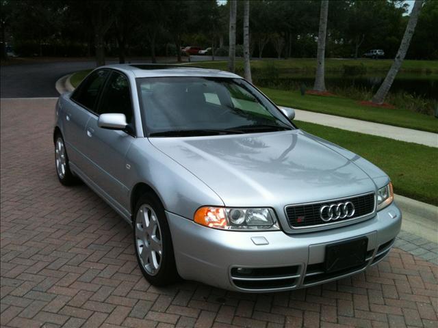 Audi S4 2000 photo 2