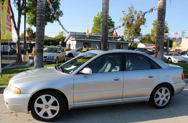 Audi S4 2000 photo 1