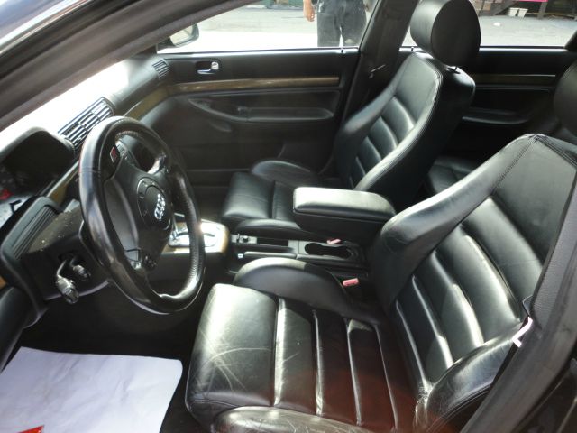 Audi S4 2001 photo 4
