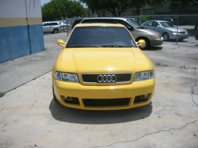 Audi S4 2001 photo 4