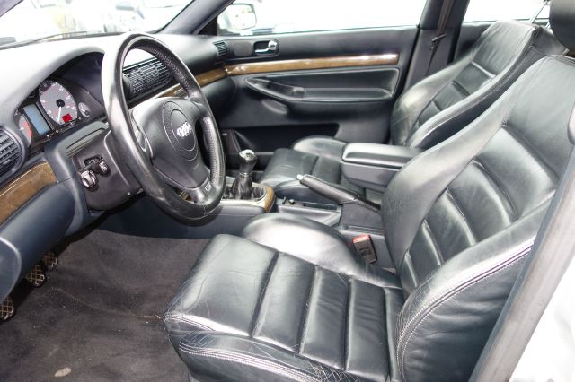 Audi S4 2001 photo 4
