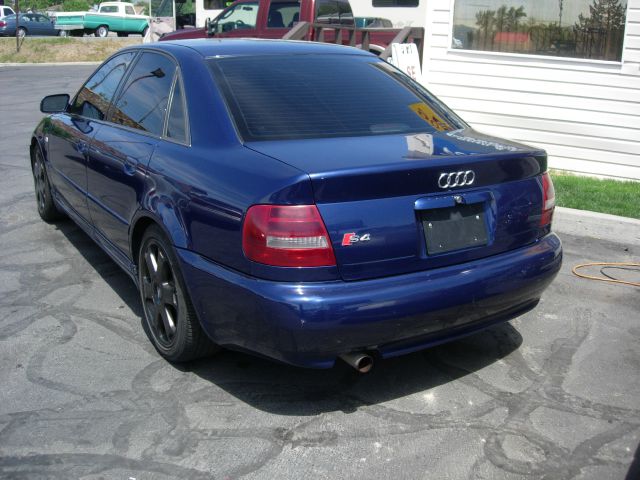 Audi S4 2001 photo 0