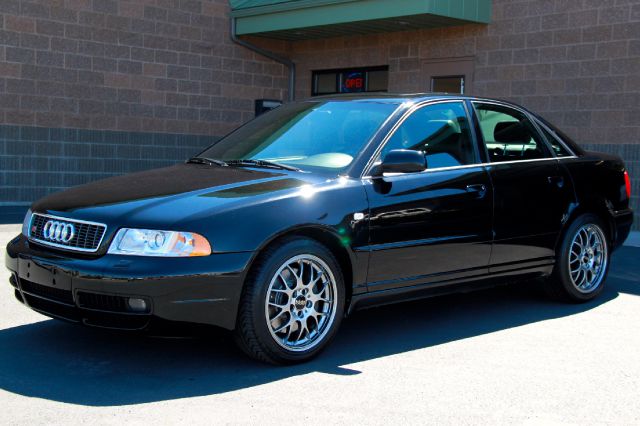 Audi S4 2001 photo 2