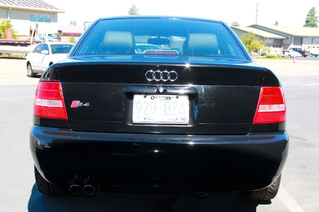 Audi S4 2001 photo 4