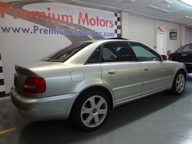 Audi S4 2001 photo 3