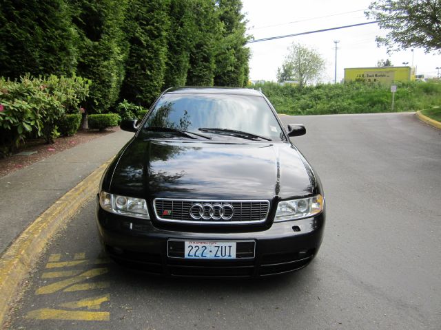Audi S4 2001 photo 4