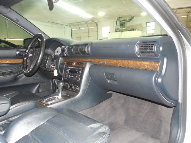 Audi S4 2002 photo 4