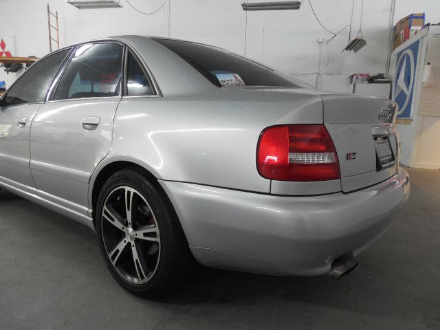 Audi S4 2002 photo 6