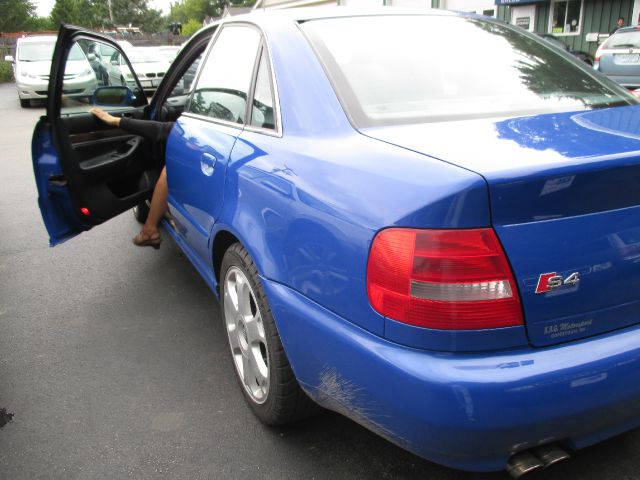 Audi S4 2002 photo 4