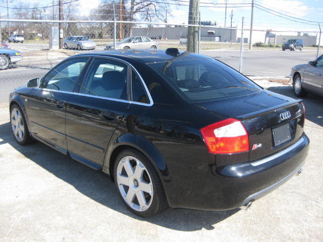 Audi S4 2004 photo 2