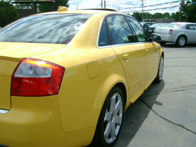 Audi S4 2004 photo 11