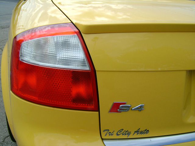 Audi S4 2004 photo 12