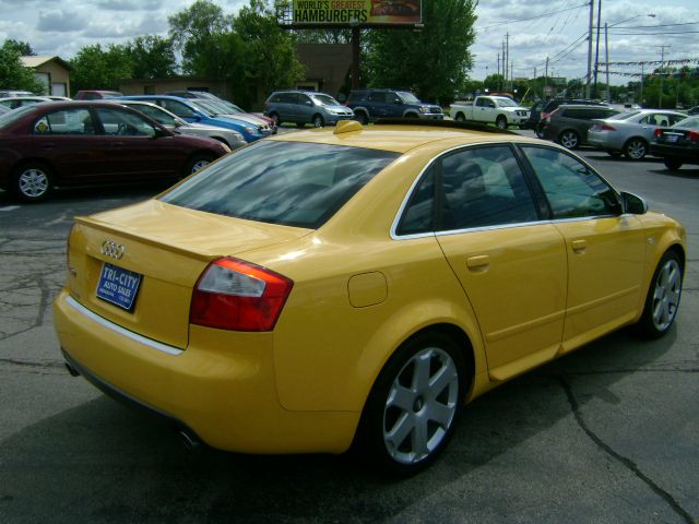 Audi S4 2004 photo 2