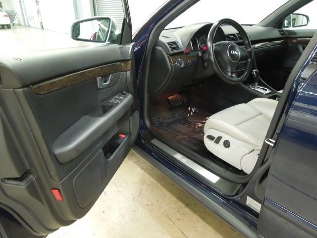 Audi S4 2004 photo 3