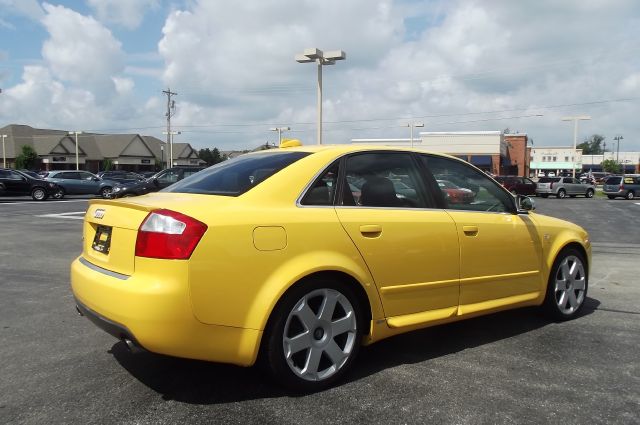 Audi S4 2004 photo 12
