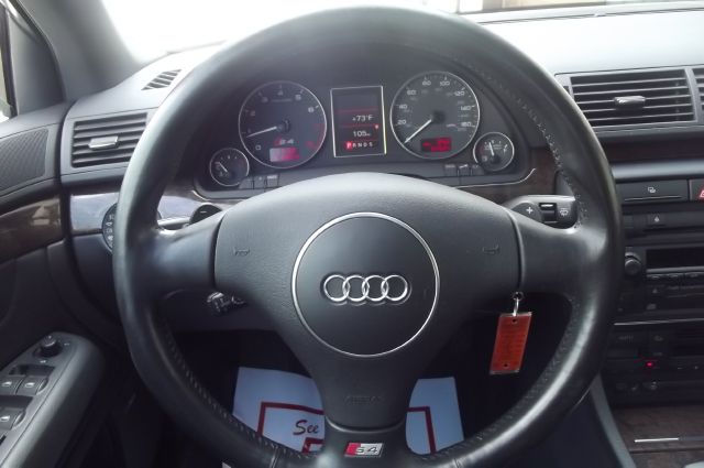 Audi S4 2004 photo 17