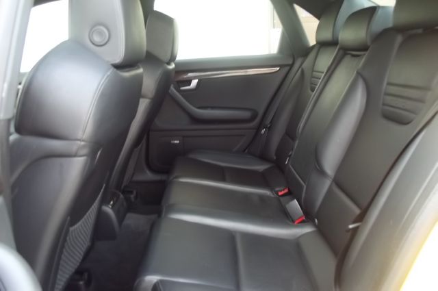 Audi S4 2004 photo 18