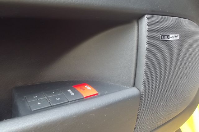 Audi S4 2004 photo 2