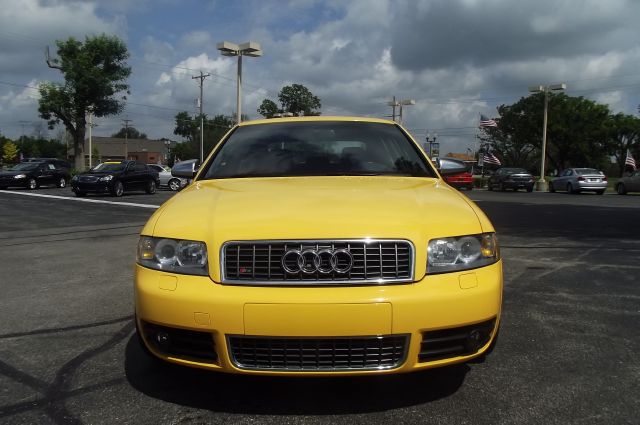 Audi S4 2004 photo 23