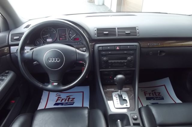 Audi S4 2004 photo 25