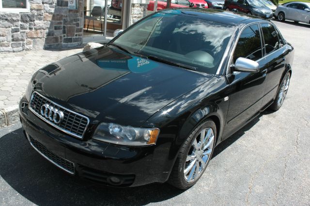 Audi S4 2004 photo 4