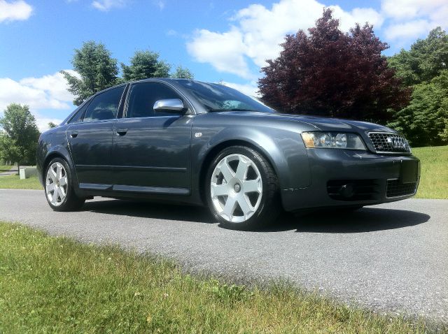 Audi S4 2005 photo 12