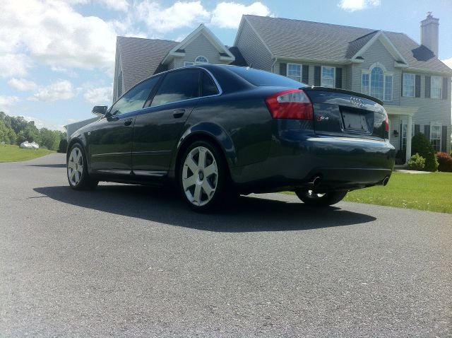 Audi S4 2005 photo 2