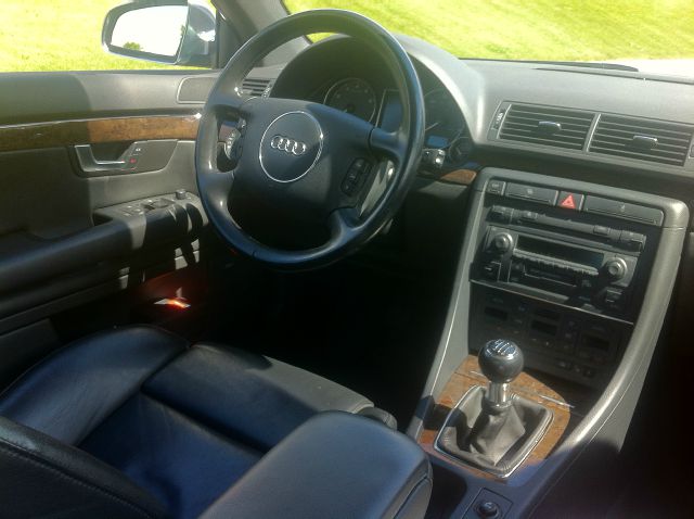 Audi S4 2005 photo 23