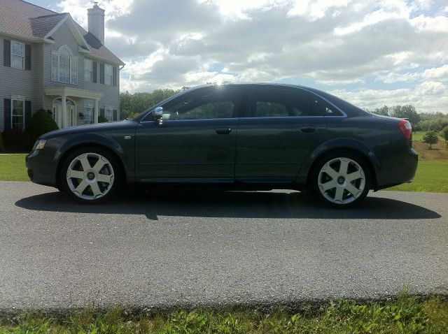 Audi S4 2005 photo 27