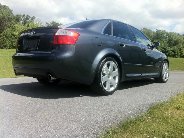 Audi S4 2005 photo 33
