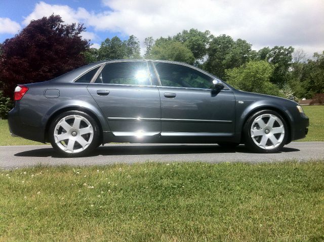 Audi S4 2005 photo 35