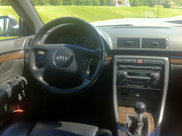 Audi S4 2005 photo 9