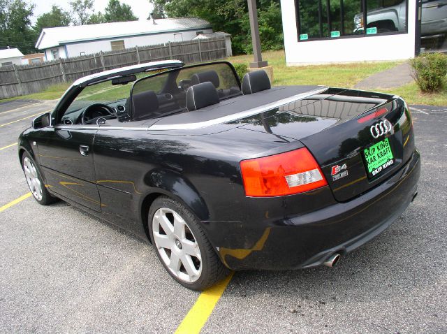 Audi S4 2005 photo 2
